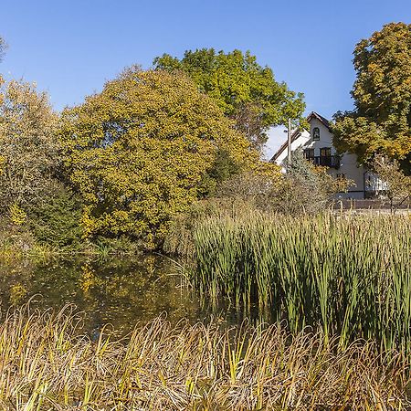 Pension U Dvou čápů Chocerady Exterior foto